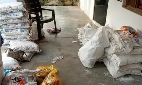 Đột kích một nhà máy, công an triệt phá đường dây sản xuất và tiêu thụ muối giả quy mô khủng, tịch thu hàng nghìn kg sản phẩm kém chất lượng