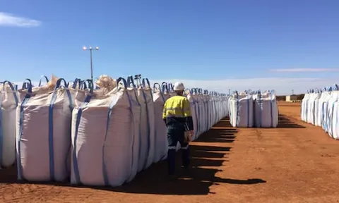 Hàng trăm nghìn tấn hàng từ Lào vừa đổ bộ Việt Nam: Nước ta chi 1,5 tỷ USD gom hàng, Nga, Trung Quốc đều tham gia cuộc đua