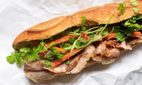 Nhiều người nhập viện nghi ngộ độc sau khi ăn bánh mì ở Huế