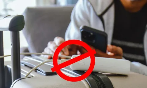 Từ 1/10, 13 hãng bay cấm dùng pin sạc dự phòng trên máy bay, khách Việt nên lưu ý!