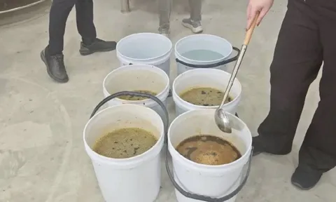 Đột kích 5 căn nhà, công an tóm gọn đường dây sản xuất siro ho giả quy mô 16 tỷ đồng, tịch thu hơn 170.000 sản phẩm không giấy phép