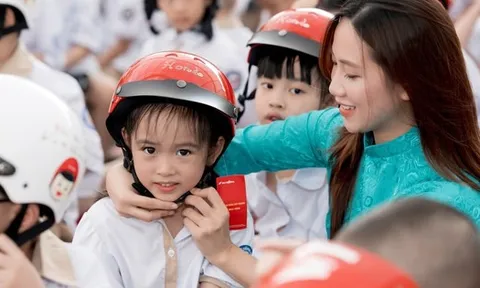 Honda tặng mũ bảo hiểm cho 1,8 triệu học sinh lớp 1 trên cả nước