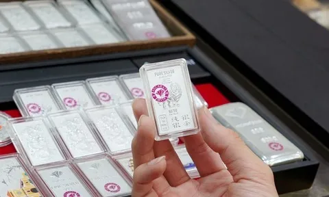 Giá bạc đồng loạt giảm