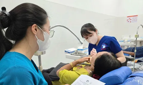 Nhân viên y tế ngóng chờ tăng phụ cấp