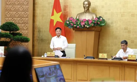 Phó Thủ tướng Lê Thành Long: Cố gắng để việc tuân thủ pháp luật trở thành tự thân