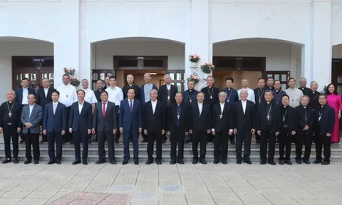 Bộ trưởng Bộ Dân tộc và Tôn giáo gặp mặt, chúc mừng Đại hội Hội đồng Giám mục Việt Nam