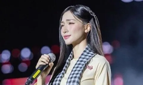 Hành động đẹp của Hòa Minzy giữa tâm lũ Bắc Ninh gây xúc động mạnh