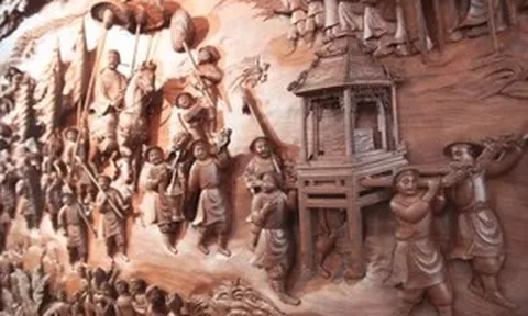 Văn Miếu đón tranh gỗ kỷ lục 'Vinh quy bái tổ'