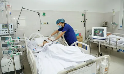 Tự điều trị sốt xuất huyết tại nhà, người đàn ông phải nhập viện gấp