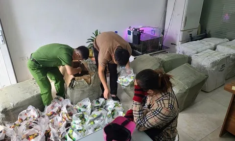 Triệt phá đường dây buôn bán hàng giả quy mô lớn xuyên biên giới