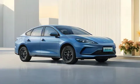 Sát ngày về Việt Nam, một mẫu sedan hybrid có bản nâng cấp tại Trung Quốc: chạy từ Hà Nội đến Cà Mau không cần tiếp nhiên liệu, giá tương đương 300 triệu đồng