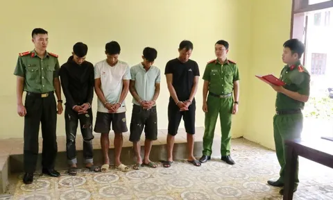 Bắt 4 đối tượng lợi dụng người dân chạy lũ để trộm cắp tài sản