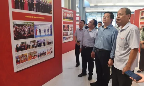 Khẩn trương hoàn thành Triển lãm ảnh, Triển lãm thành tựu văn hóa chào mừng Đại hội Đại biểu Đảng bộ Chính phủ lần thứ nhất