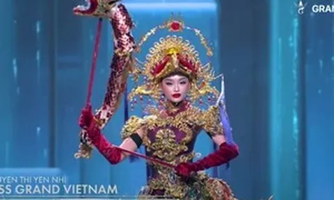 Yến Nhi trình diễn trang phục dân tộc nặng 30kg tại Miss Grand International