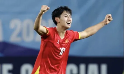 Chân sút V-League lọt top 60 cầu thủ trẻ sáng giá nhất thế giới