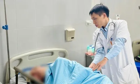 Cứu sống bệnh nhân nhiễm trùng đa kháng, lộ cả xương sống sau mổ cột sống