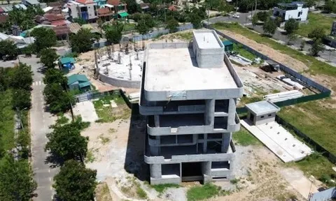 Cận cảnh toà nhà công nghệ ở Huế 'đứng bánh' vì nhà thầu thi công 'chạy làng'