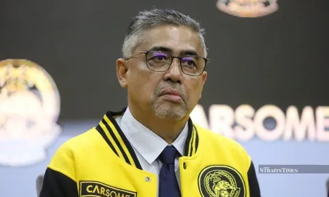 LĐBĐ Malaysia đình chỉ Tổng Thư ký vì bê bối nhập tịch cầu thủ