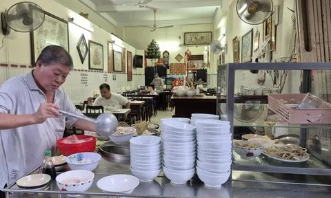 Hơn 50.000 quán cà phê, cửa hàng ăn uống đã đóng cửa: Làm gì để tồn tại?