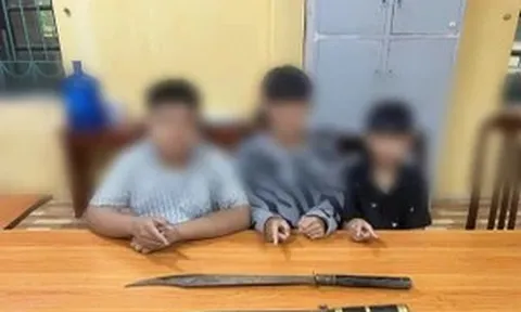 Mâu thuẫn, nhóm thanh niên vác dao chém người