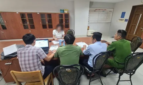 Xử phạt công ty để 6 cô gái mặc váy in hình logo liên quan đến các trang cờ bạc, cá độ
