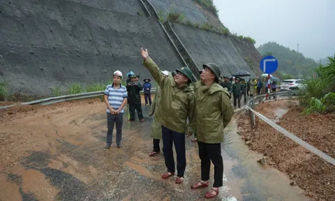 Lãnh đạo TP. Huế kiểm tra, chỉ đạo sơ tán người dân tại vùng nguy cơ sạt lở cao
