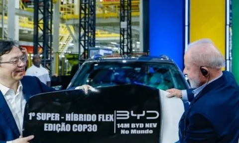 Tổng thống Brazil được tặng chiếc xe thứ 14 triệu của BYD