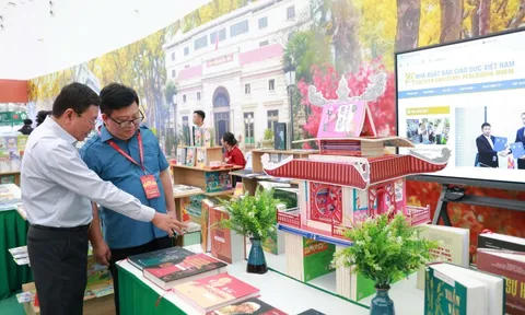 Nhà xuất bản giáo dục Việt Nam tham gia Hội chợ Mùa thu 2025