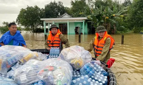 Sáng ngời tinh thần 'vì nhân dân phục vụ' của lực lượng Công an trong đợt lũ lịch sử