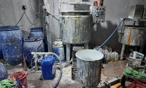 Đột kích "xưởng" sản xuất nhiều loại mỹ phẩm giả các thương hiệu nổi tiếng quy mô lớn