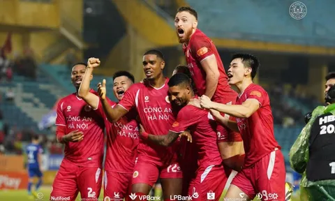 Công nghệ VAR giúp CLB CAHN giành 3 điểm