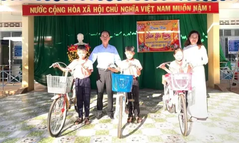 Cuộc thi viết Người thầy kính yêu: Bài học về lòng nhân ái từ thầy hiệu trưởng