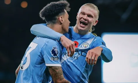 Haaland bùng nổ, Man City lên ngôi nhì Ngoại hạng