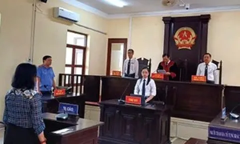 Nữ doanh nhân thủy sản ở Cà Mau lĩnh án vì... cưa cây