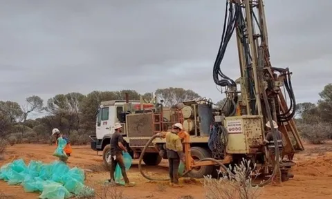 Khoan ‘nhẹ’ 64 lỗ đã gặp ngay nguồn đất hiếm siêu chất lượng - CEO công ty khai thác không tin vào mắt mình: ‘Lần đầu tiên chúng tôi gặp hiện tượng lạ này’