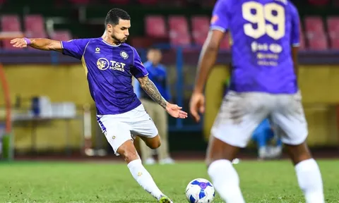 Chân sút nhập tịch tạo ấn tượng mạnh