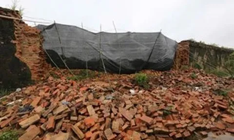 Khẩn trương khắc phục sự cố sập tường Hoàng thành Huế