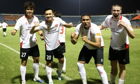 CLB Công an TP HCM giành chiến thắng muộn