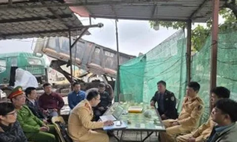 Công an kiểm tra, xử lý nhiều bến bãi tập kết vật liệu xây dựng vi phạm
