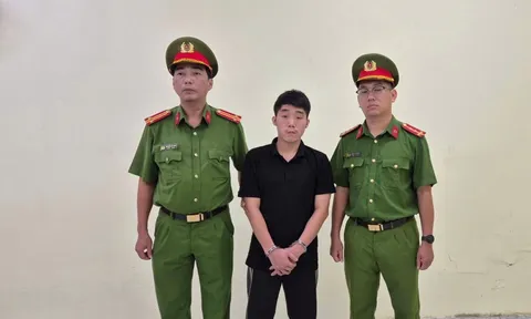 Bắt TikToker “Dù Bầu Trời”