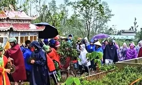 Công an điều tra làm rõ vụ nam sinh lớp 9 tử vong vì xô xát sau giờ học