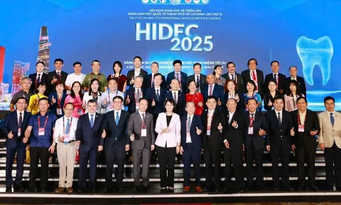 Người nước ngoài đến Việt Nam điều trị răng-hàm-mặt ngày càng nhiều