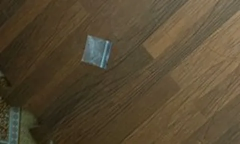 Phát hiện bảo vệ trường tiểu học tổ chức sử dụng ma túy ngay tại nơi làm việc