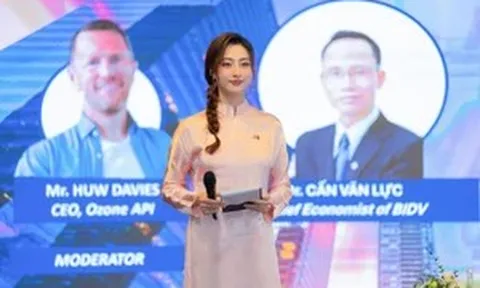 Hoa hậu Lương Thuỳ Linh được 'chọn mặt gửi vàng' tại Hội nghị cấp cao