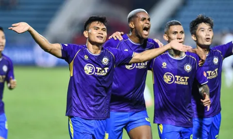 Phạm Xuân Mạnh ghi "siêu phẩm" trước khi lên tuyển