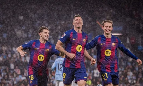 Lewandowski lập hat-trick, Barcelona ngược dòng thắng trận cầu 6 bàn