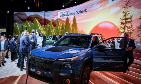 Thêm 1 hãng ô tô từ bỏ giấc mơ xe điện, quay về làm hybrid