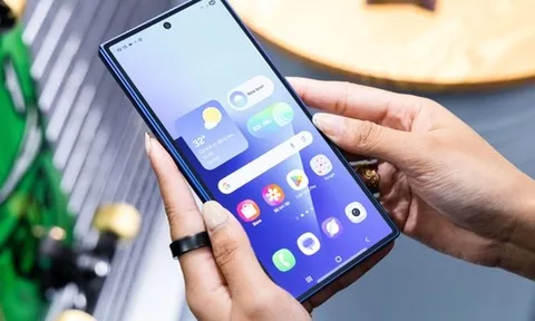 Chiếc điện thoại sang - xịn - mịn giảm giá sâu sau 4 tháng lên kệ