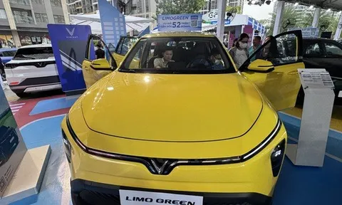 Mẫu MPV 7 chỗ mới nhất của VinFast gây bất ngờ cho giới chạy xe dịch vụ