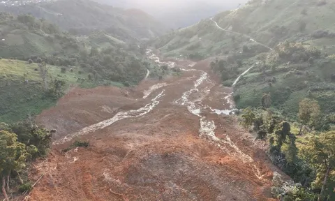 Quân đội lập sở chỉ huy tiền phương ứng phó với sạt lở núi ở Đà Nẵng